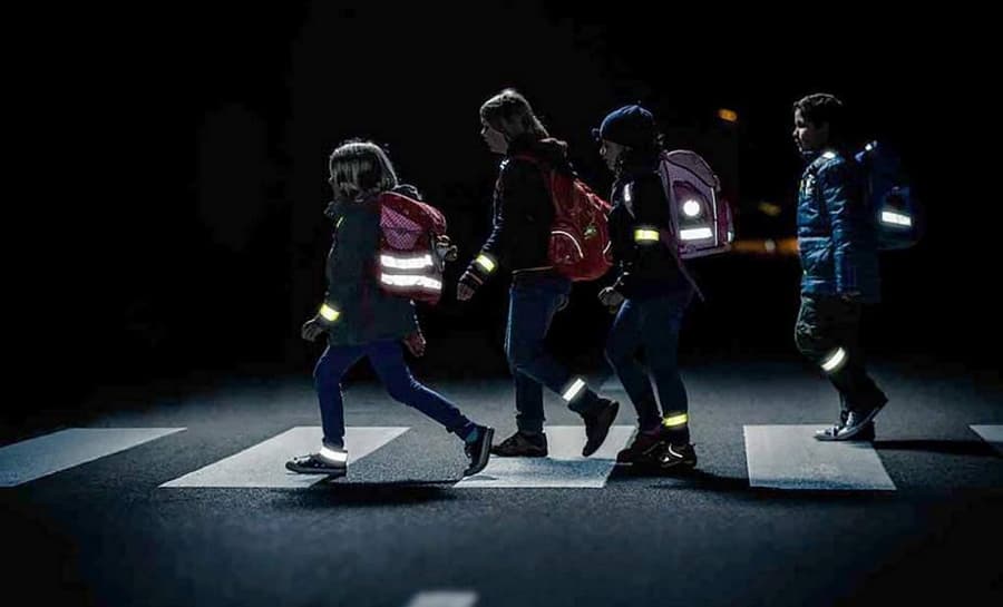 В МВД призывают белорусов использовать фликеры в связи с сокращением светового дня