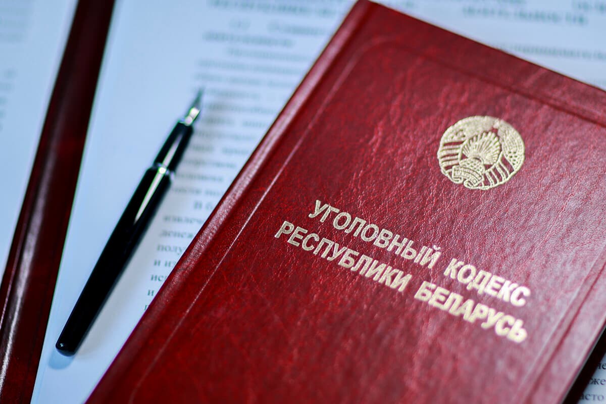 Минчанин доверил ключи от квартиры знакомому, а тот четыре месяца похищал его имущество