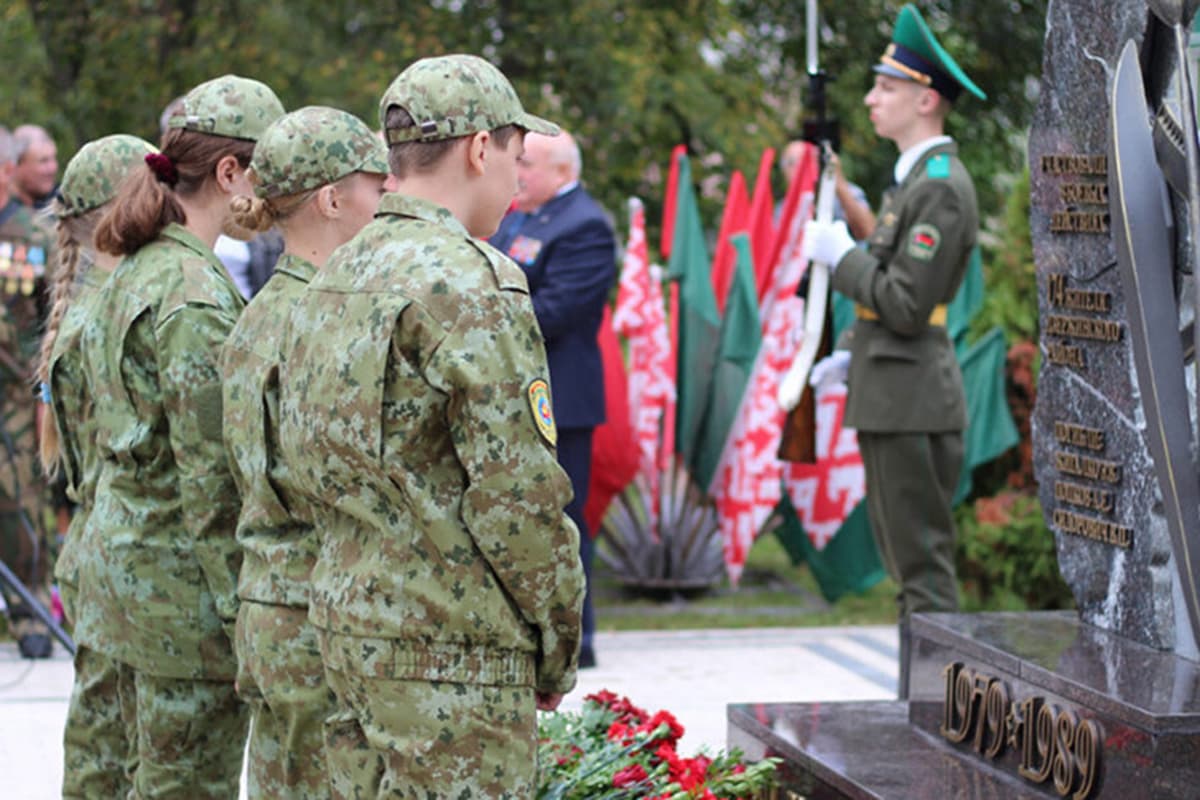 В День народного единства в Дзержинске открыли памятник воинам-интернационалистам