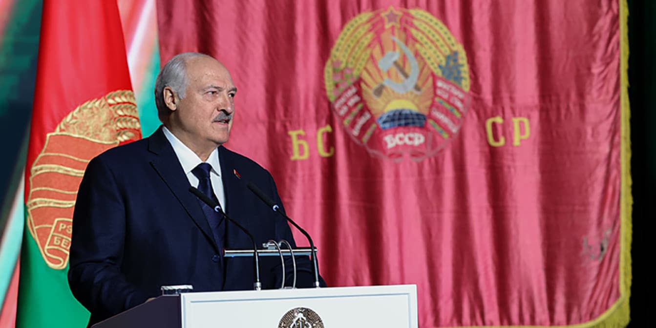 Лукашенко: Чужого нам не надо, но и своего мы не отдадим