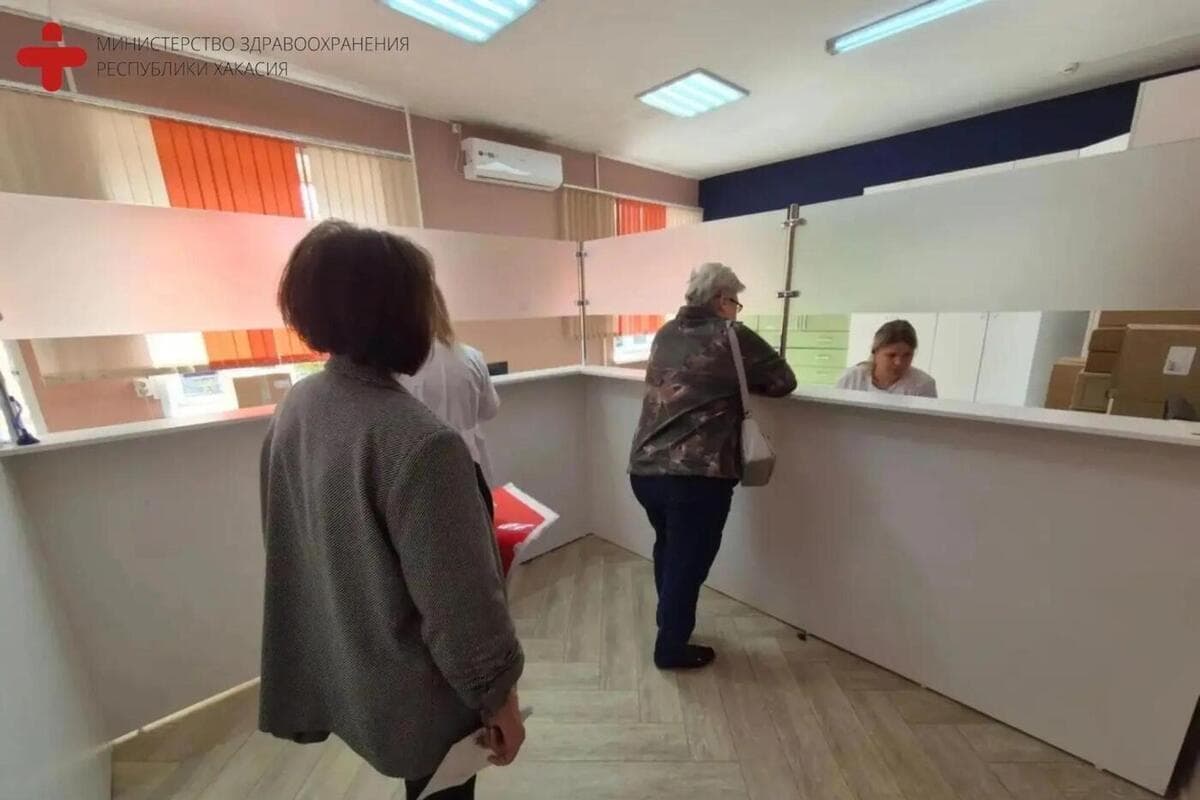 Для пациентов расширили аптечный пункт в Абаканской больнице