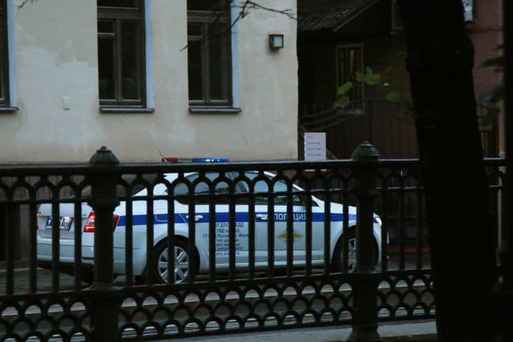 Полиция и волонтеры прекратили поиски пропавшего в петербургском парке подростка