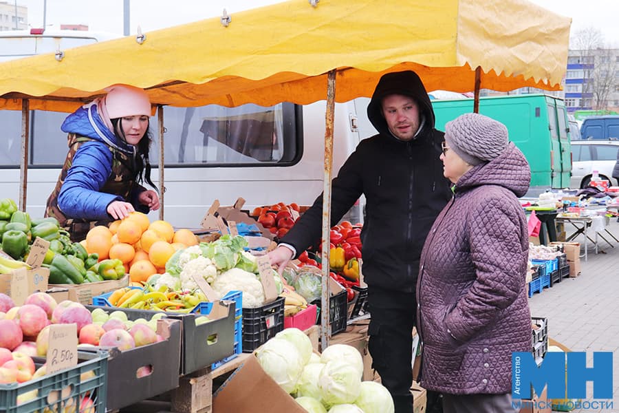 В Центральном заработали сельхозярмарки. Узнали, где можно купить плодоовощную продукцию