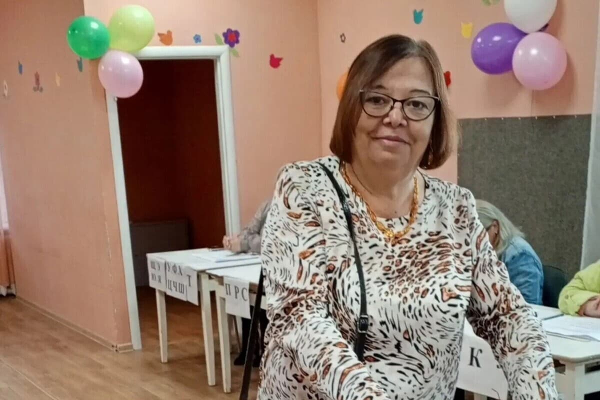 Депутат Великолукской городской Думы Марина Усачёва приняла участие в голосовании