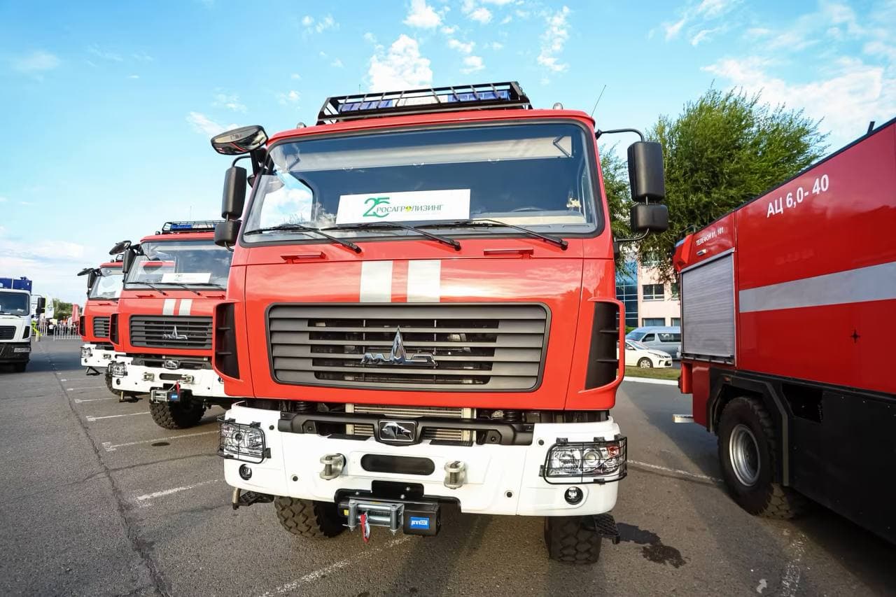 Мусоровозы и пожарные автоцистерны на шасси МАЗ передали в парк спецтехники Оренбургской области