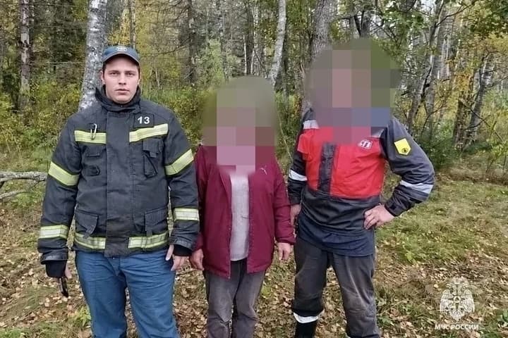 Заблудившихся граждан вывели из леса Тверской области