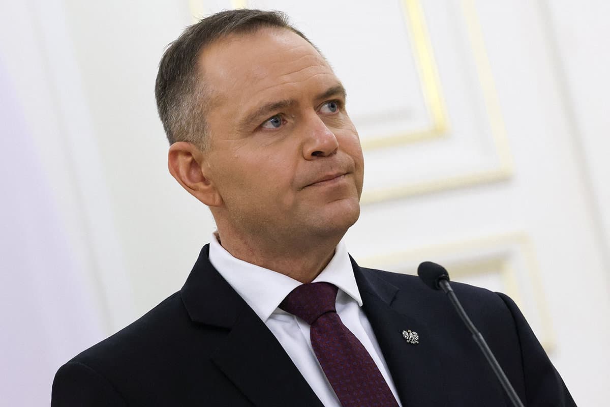 В Польше разгорелся скандал после публикаций в СМИ о предложении платных встреч с Навроцким на форуме в США