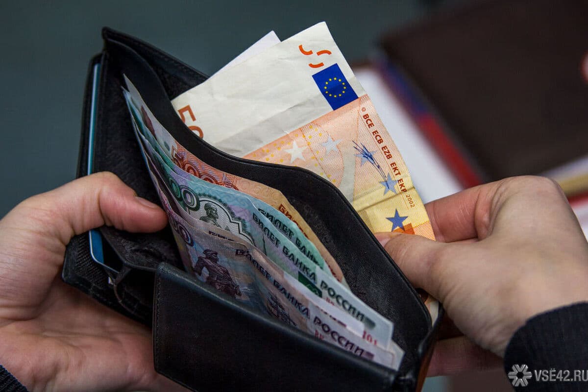 Средний доход врачей в Кузбассе достиг уровня в 130 тысяч рублей