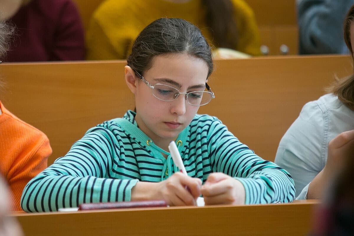 Результаты 60-летнего исследования: тесты в школе предсказывают здоровье мозга в старости