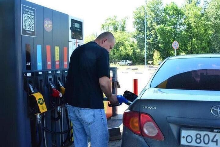 На выезде из Ярославля АИ-95 подорожал до 128 рублей за литр