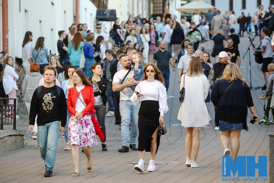 Более 92 % белорусов выступают за выстраивание хороших отношений со всеми странами мира