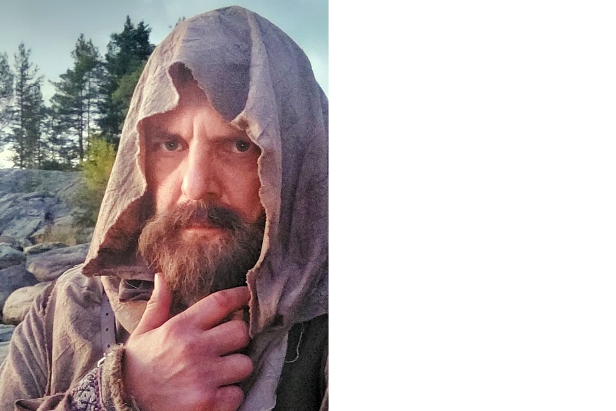 Дайвер Дмитрий Беленихин рассказал, почему даже в гидрокостюме можно “пропотеть” от ожидания в процессе киносъемок