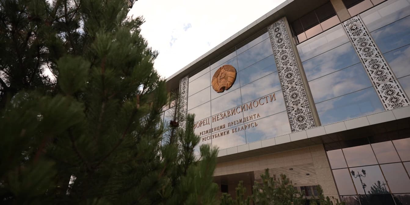 Александр Лукашенко поздравил коллектив и ветеранов ОАО «АЛЕВКУРП» с 30-летием предприятия