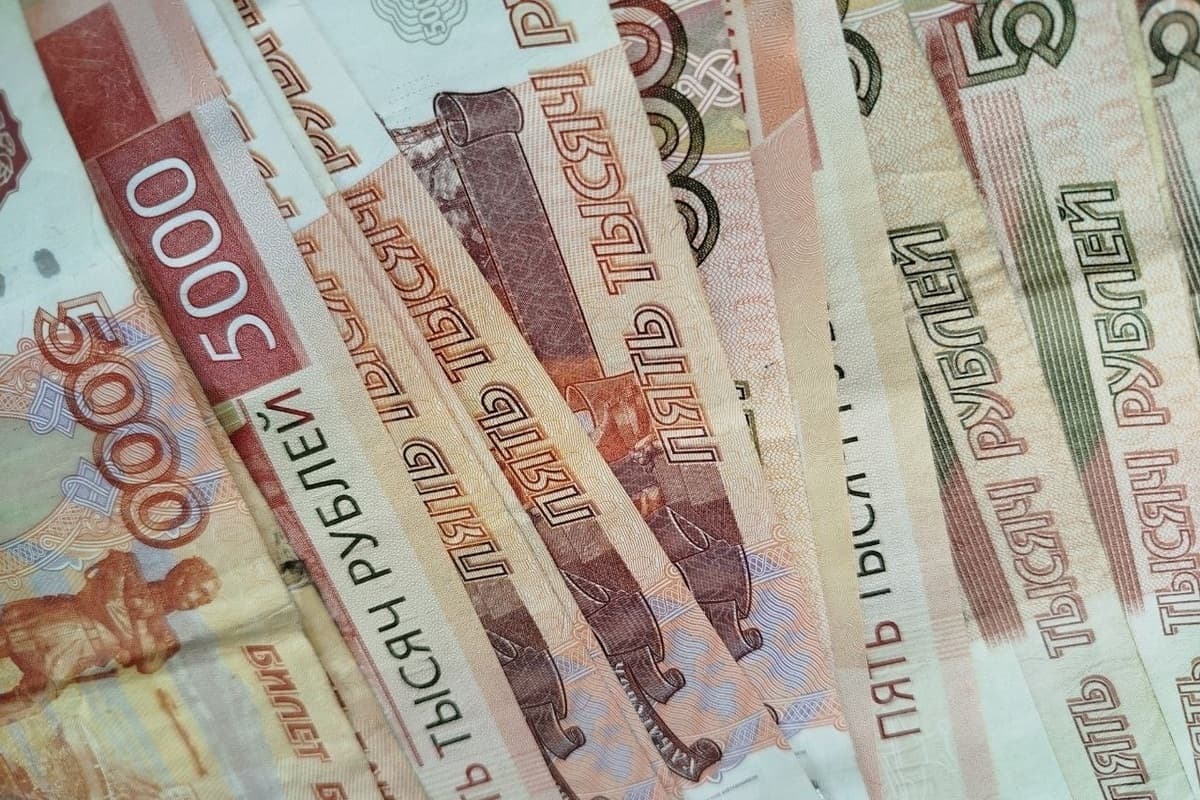 В Железногорске по искам прокуратуры двум работникам выплатят более 640 тысяч зарплаты