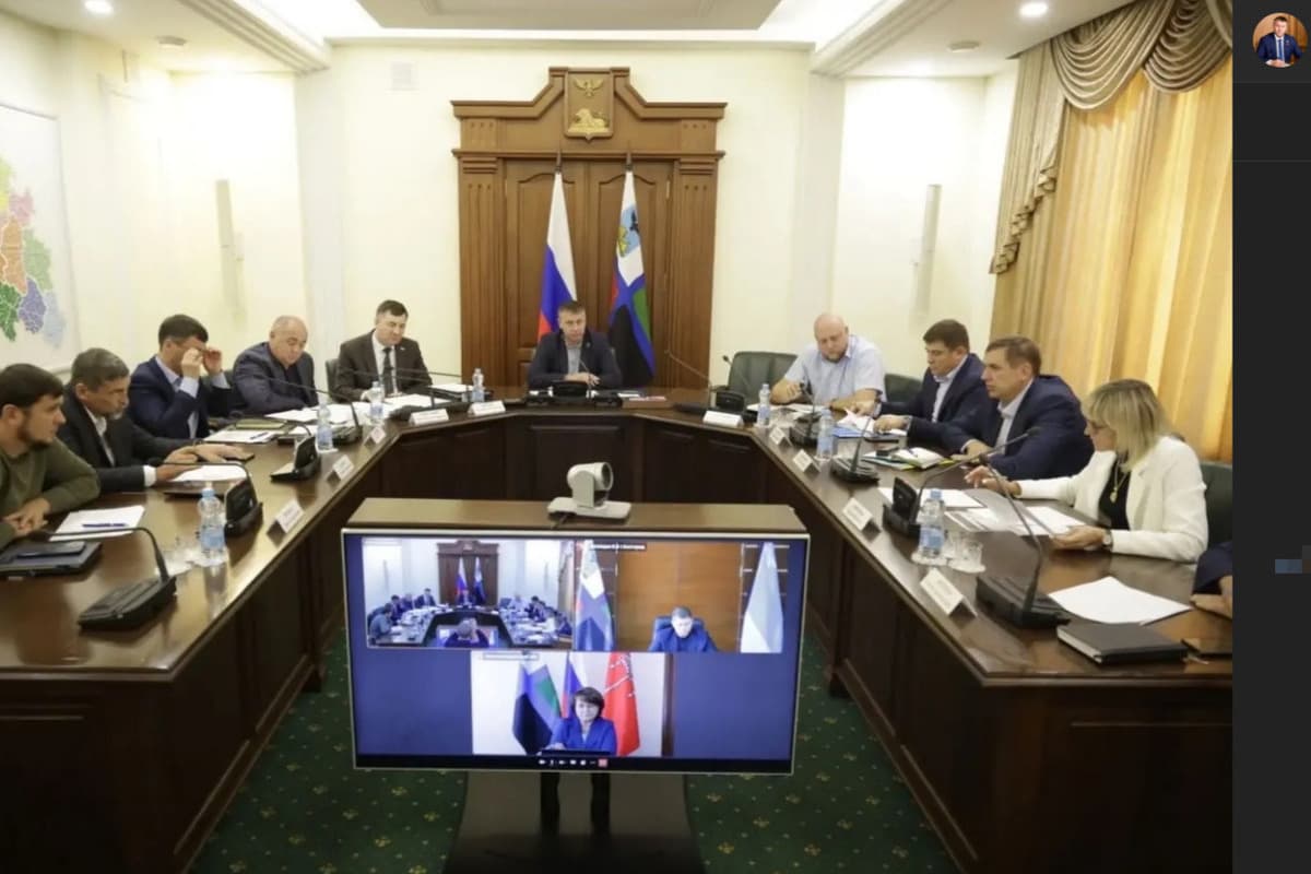 Шуваев поручил обновить данные по объектам строительства в Белгородской области