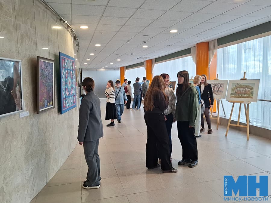 Нарисовали Домрачеву и «алмаз знаний»: в Минске открылась выставка работ педагогов и студентов БГПУ