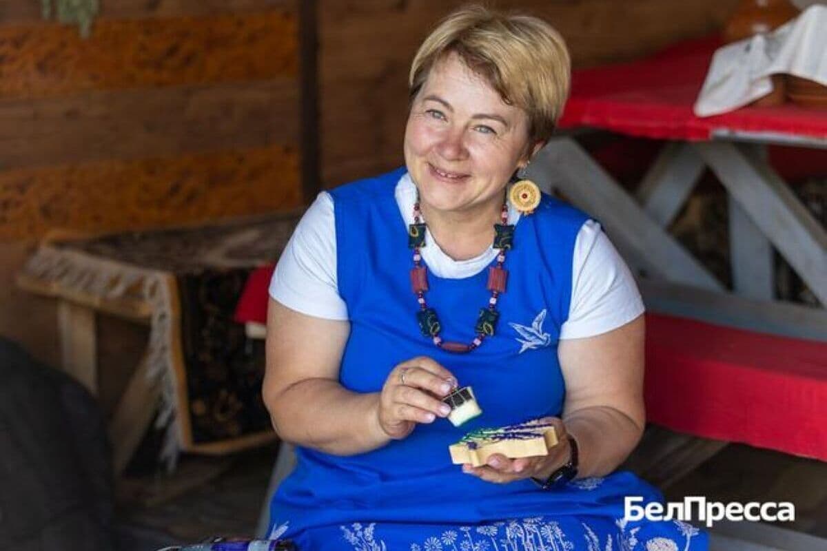 По рассказам бабушек: белгородка стала воссоздавать старинные куклы
