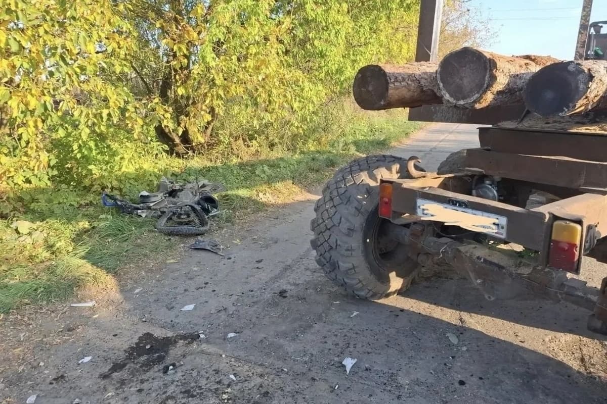 Костромские ДТП: в Галичском районе лесовоз сбил подростка на питбайке