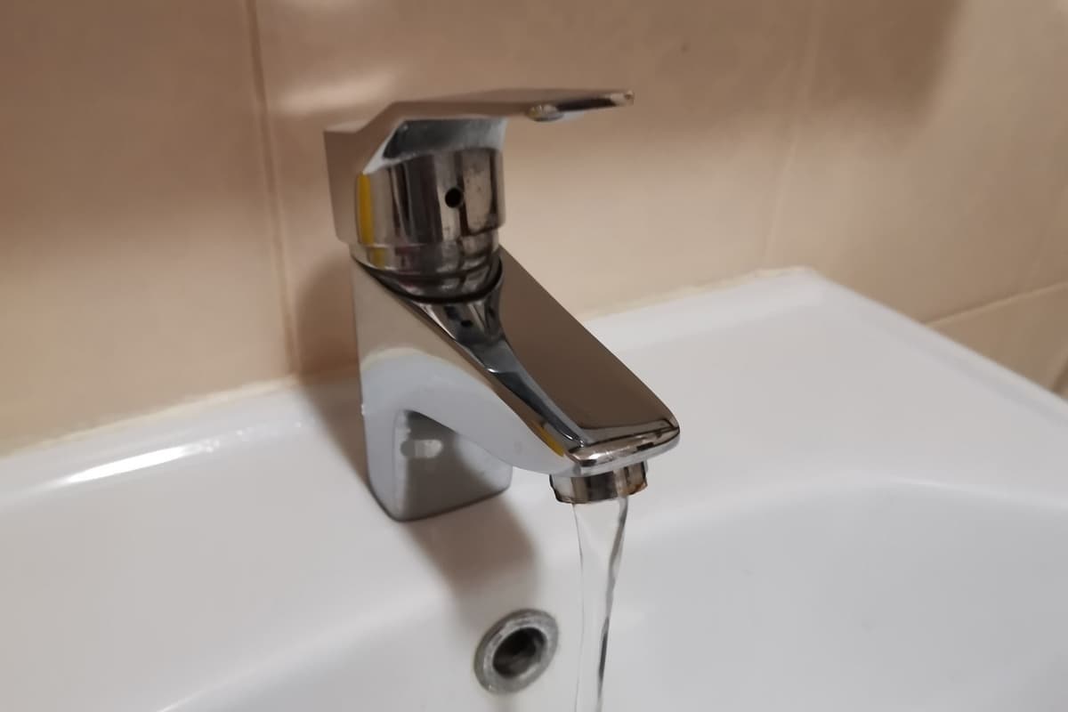 В Курске на некоторых улицах отключили холодную воду