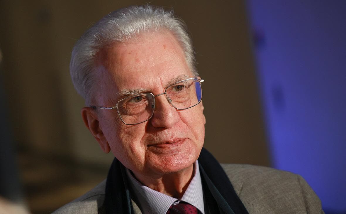 Гендиректор Эрмитажа рассказал, что «подсел» на нейросети