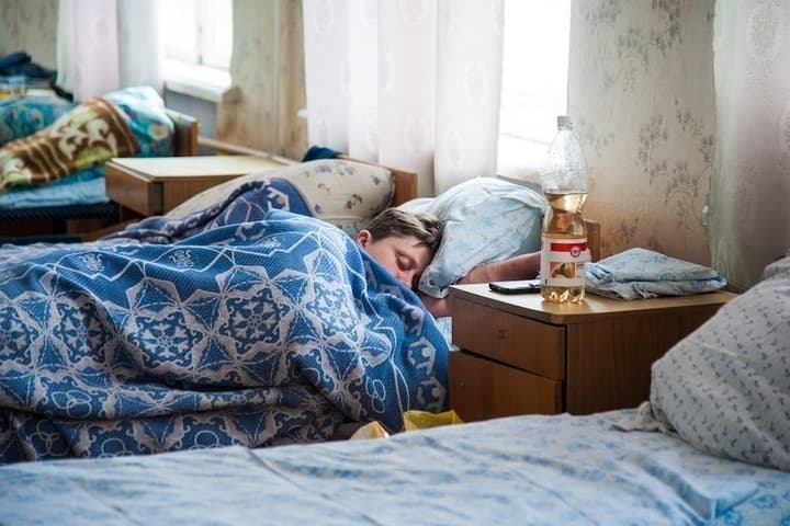 Сомнолог объяснил волгоградцам, почему не обязательно ложиться спать до полуночи