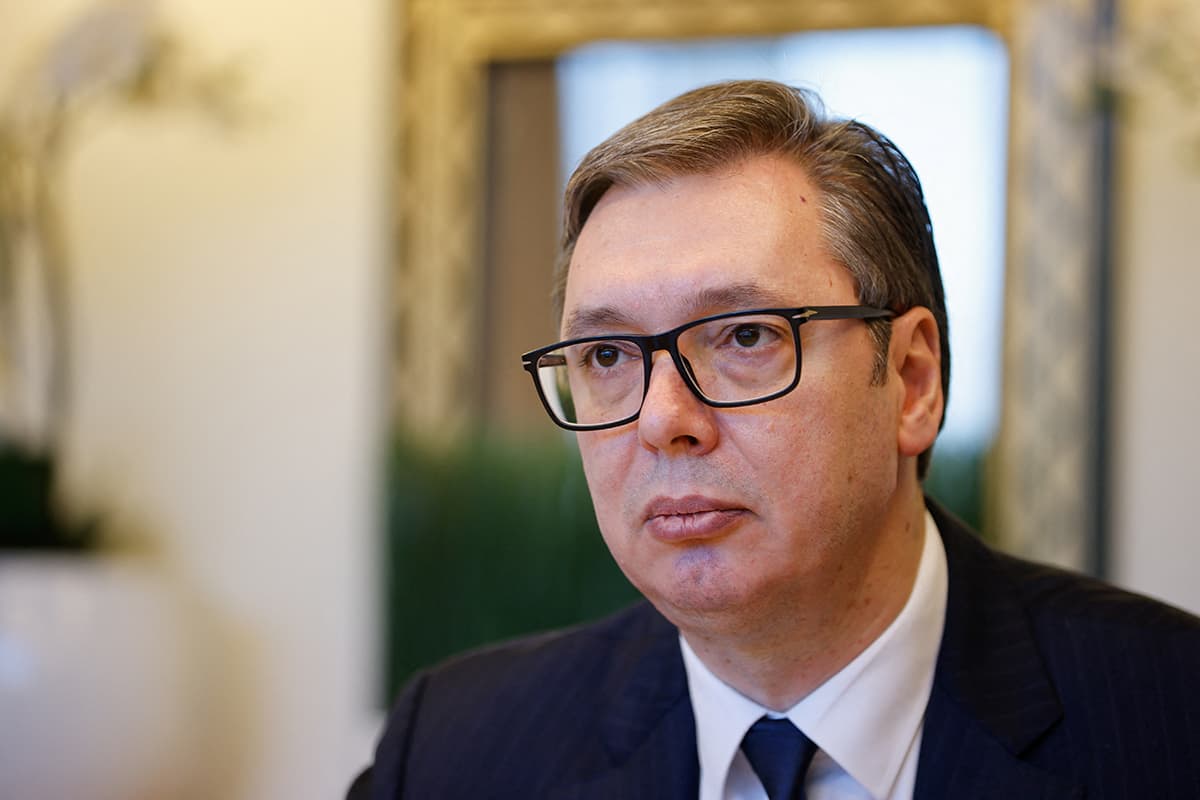 Вучич официально объявил об отставке с поста президента Сербии