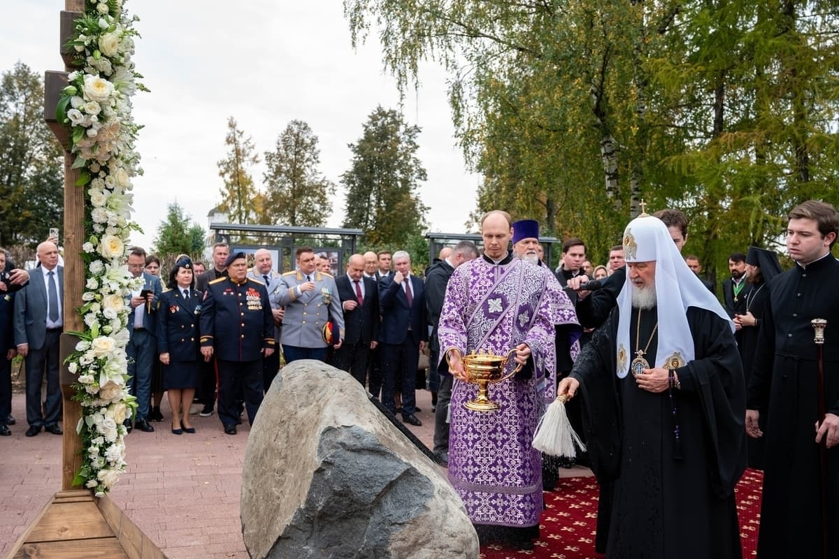 Патриарх Кирилл дал старт воссозданию взорванного Троицкого собора в Суздале