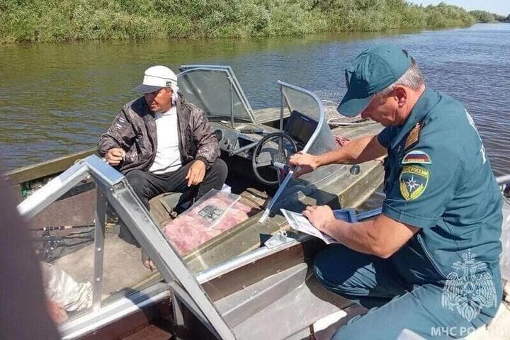 Астраханцам напомнили правила безопасности осенней рыбалки