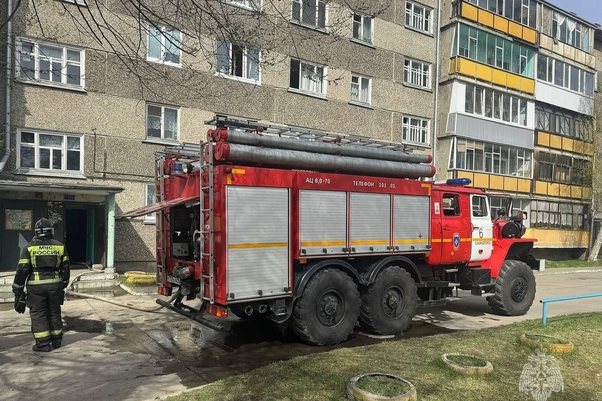 Пожарные спасли саяногорку из задымленной квартиры