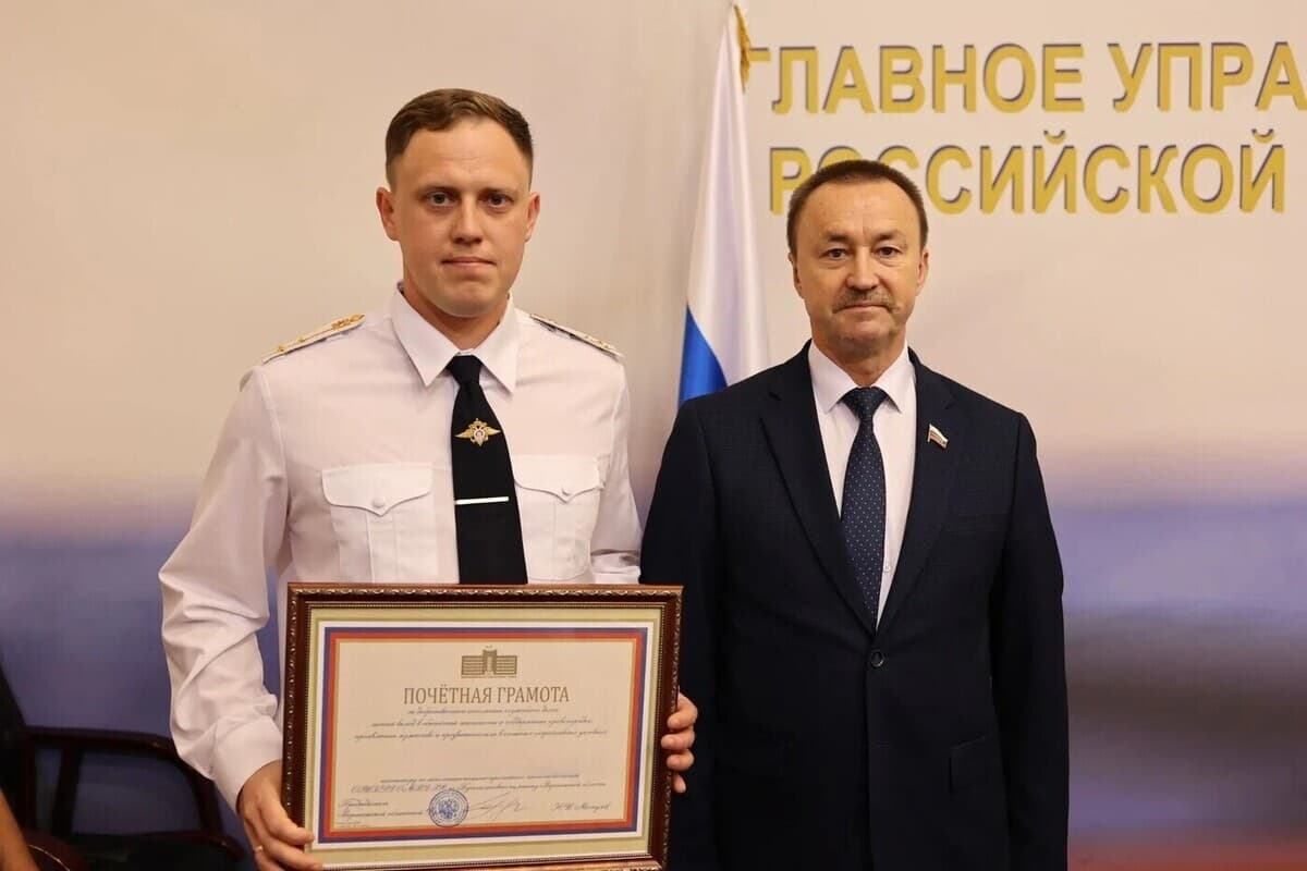 За нейтрализацию нарушителя на выборах наградили воронежского полицейского