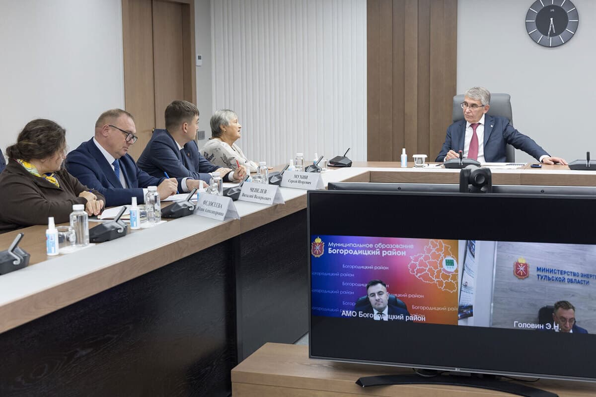 В Туле многодетная мать попросила Миляева упростить продление школьных проездных