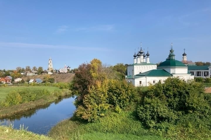 Суздаль готовит Красную площадь к большой осенней ярмарке