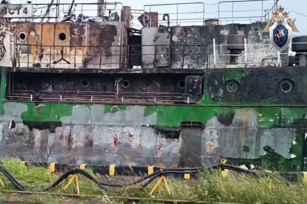 Извлечены останки погибших членов экипажа сгоревшего у берегов Камчатки рыболовного судна