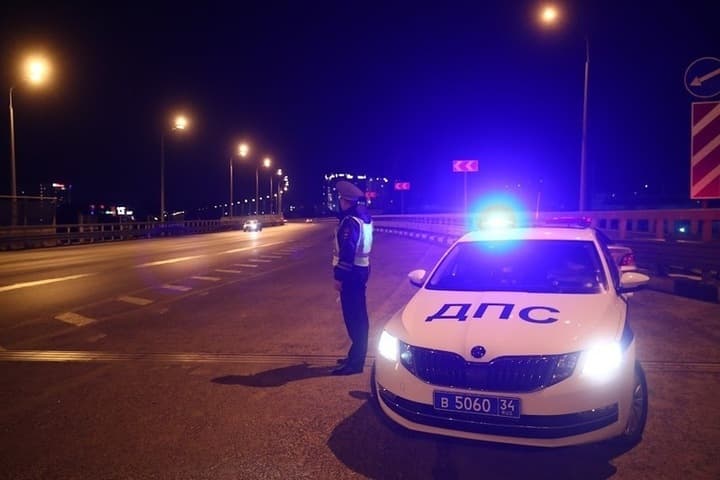 Суд Волгограда лишил прав водителя КамАЗа за нетрезвую езду в командировке