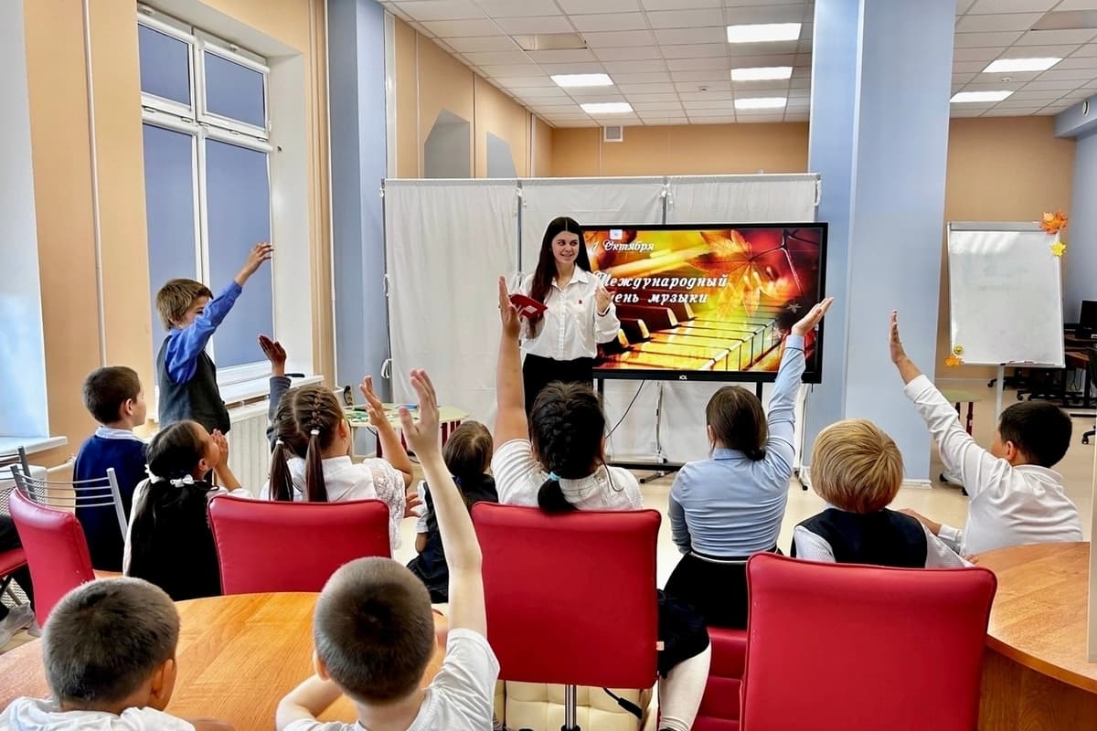 В школах НАО отметили Международный день музыки