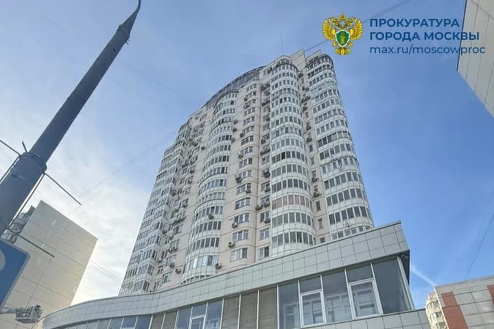 В Москве годовалый малыш упал из окна квартиры 23-м этаже и умер