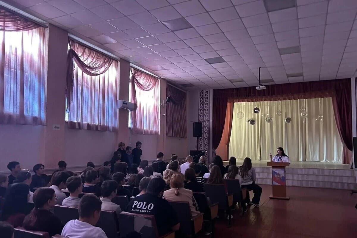 Школьникам Приазовского рассказали о выборе профессии