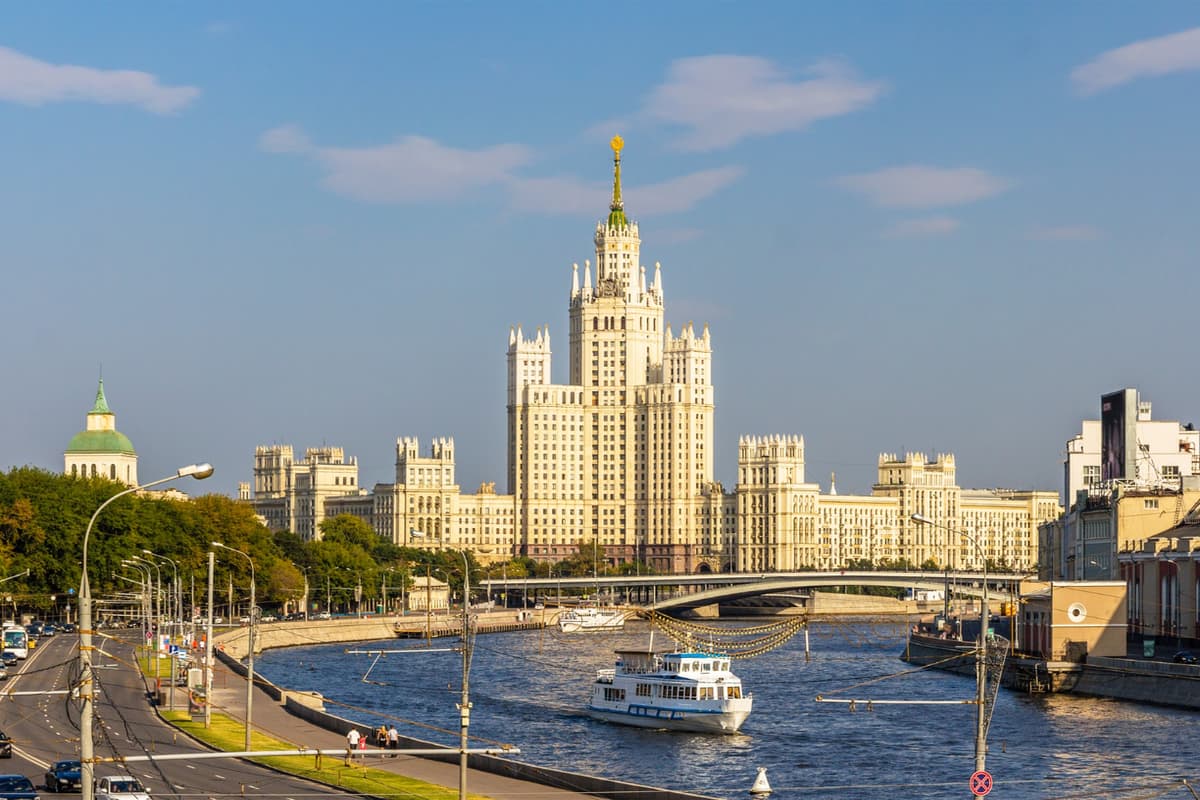 «Где обещанные пустые полки?»: чех приехал в Россию и не поверил своим глазам: был в шоке, что им врали по телевизору