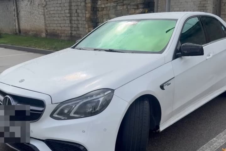 В Ставрополе автоинспекторы сняли с «Мерседеса» незаконный спецсигнал