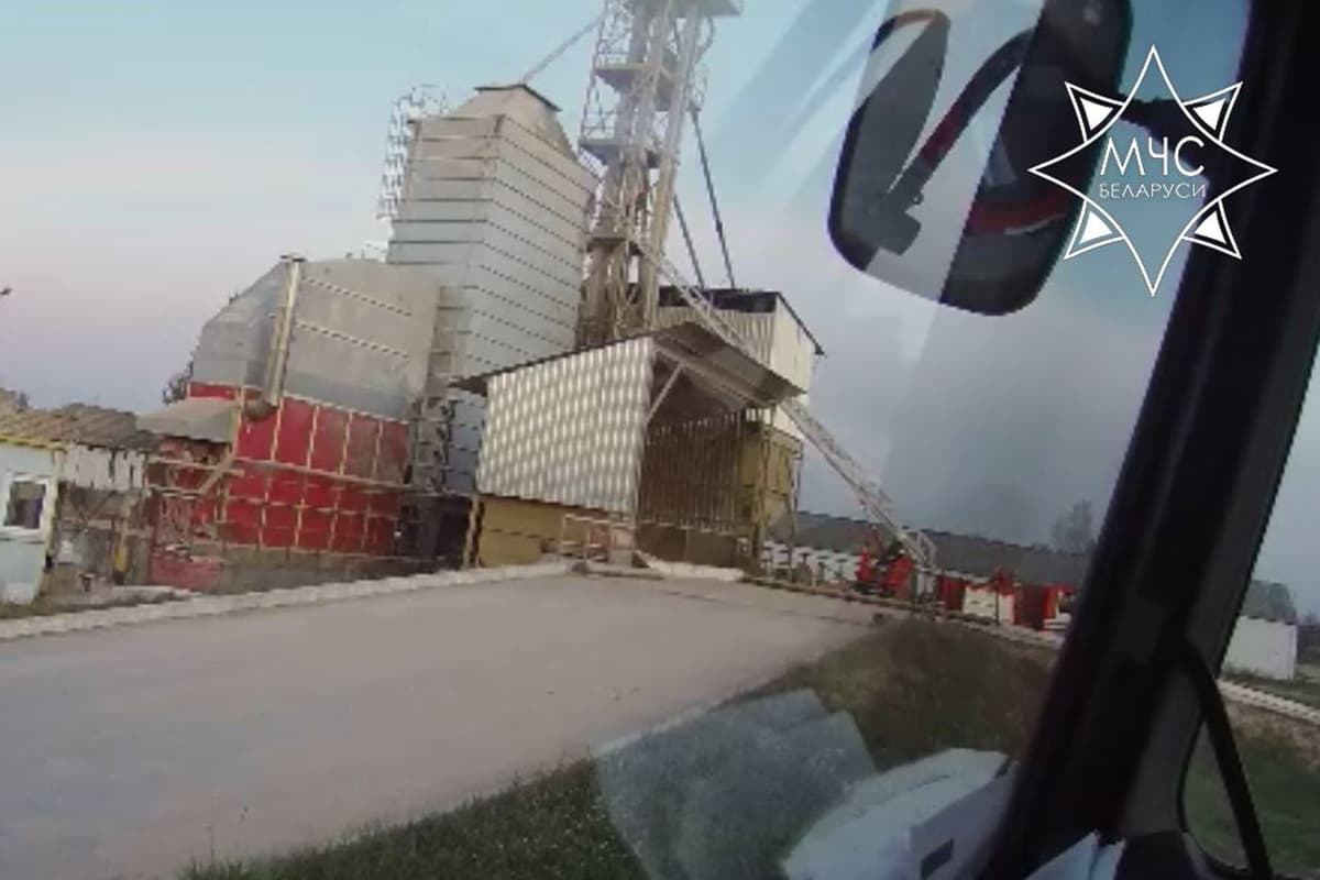 Спасатели ликвидировали пожар на зерносушильном комплексе в Кобринском районе
