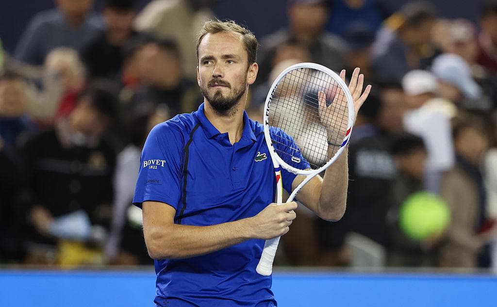 Даниил Медведев вышел в полуфинал на втором турнире ATP подряд
