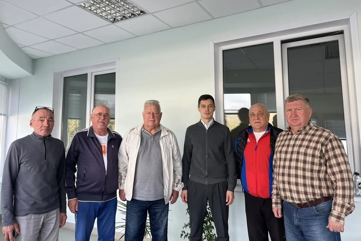 В СШОР № 2 чествовали ветеранов зимних видов спорта
