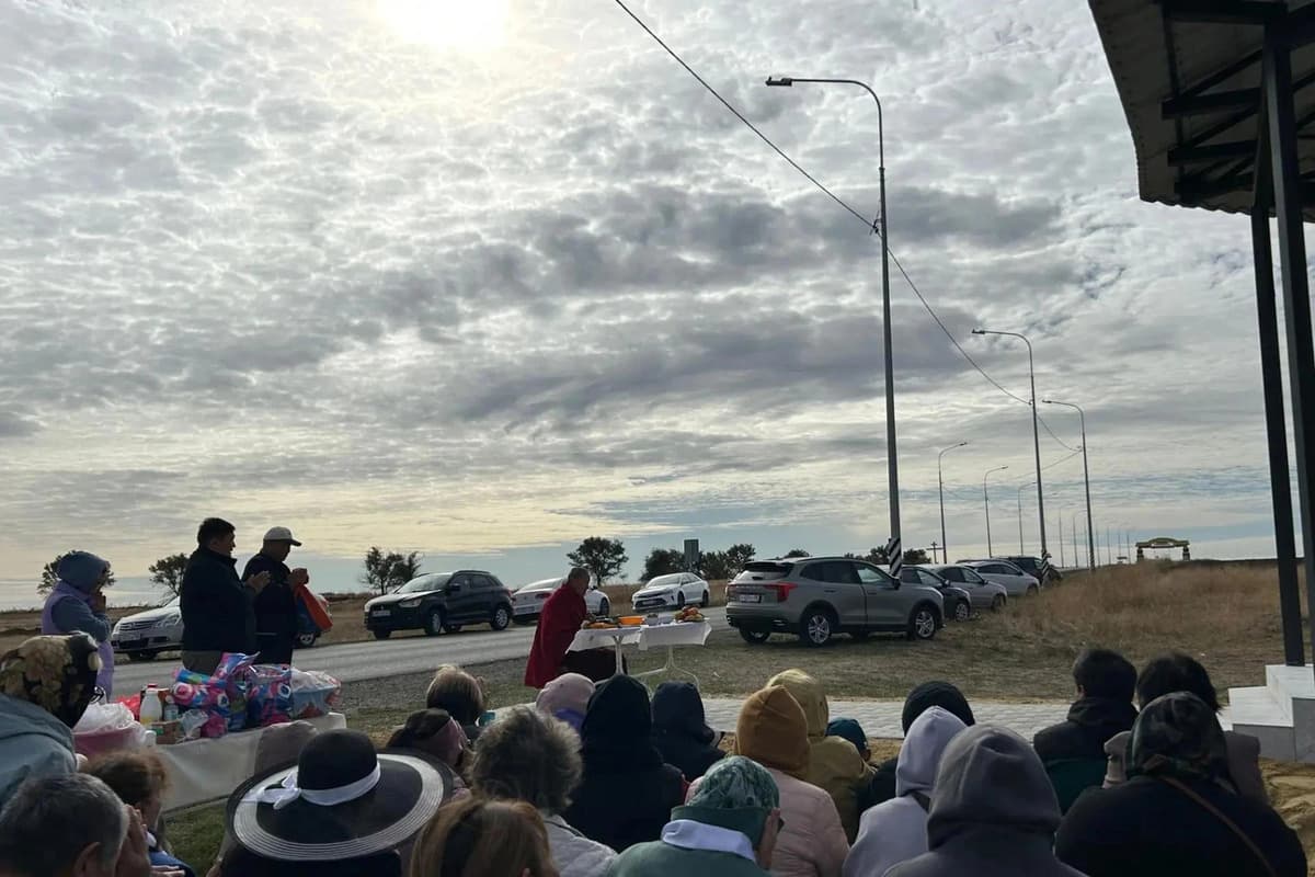 In the district center of Kalmykia opened a monument to the White Elder