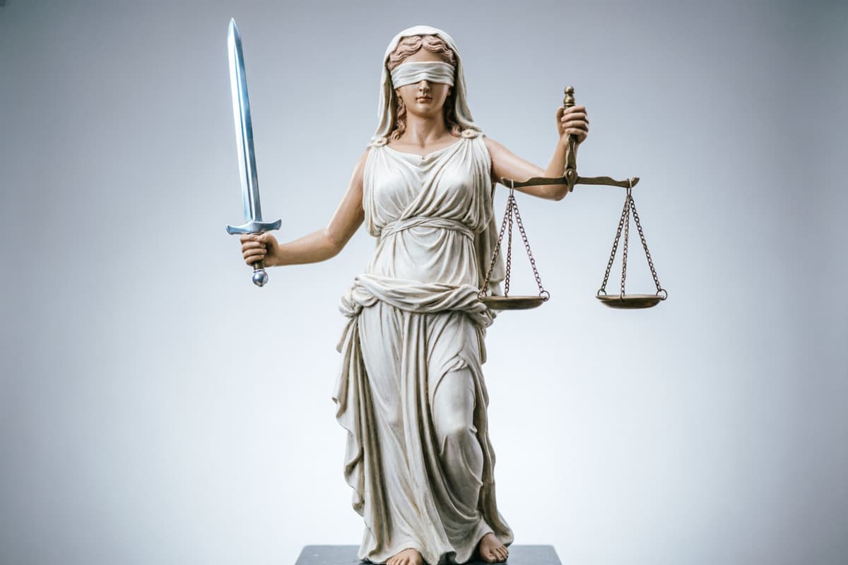 Zwei Frauen haben mehr als 300 Migranten legalisiert