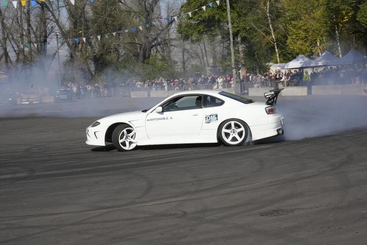 In Khakassia closed the summer season of the regional festival “World of cars without borders”