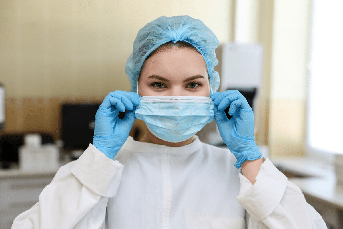 Wearing a mask reduces the risk of infection during the growth of SARS and influenza – doctor