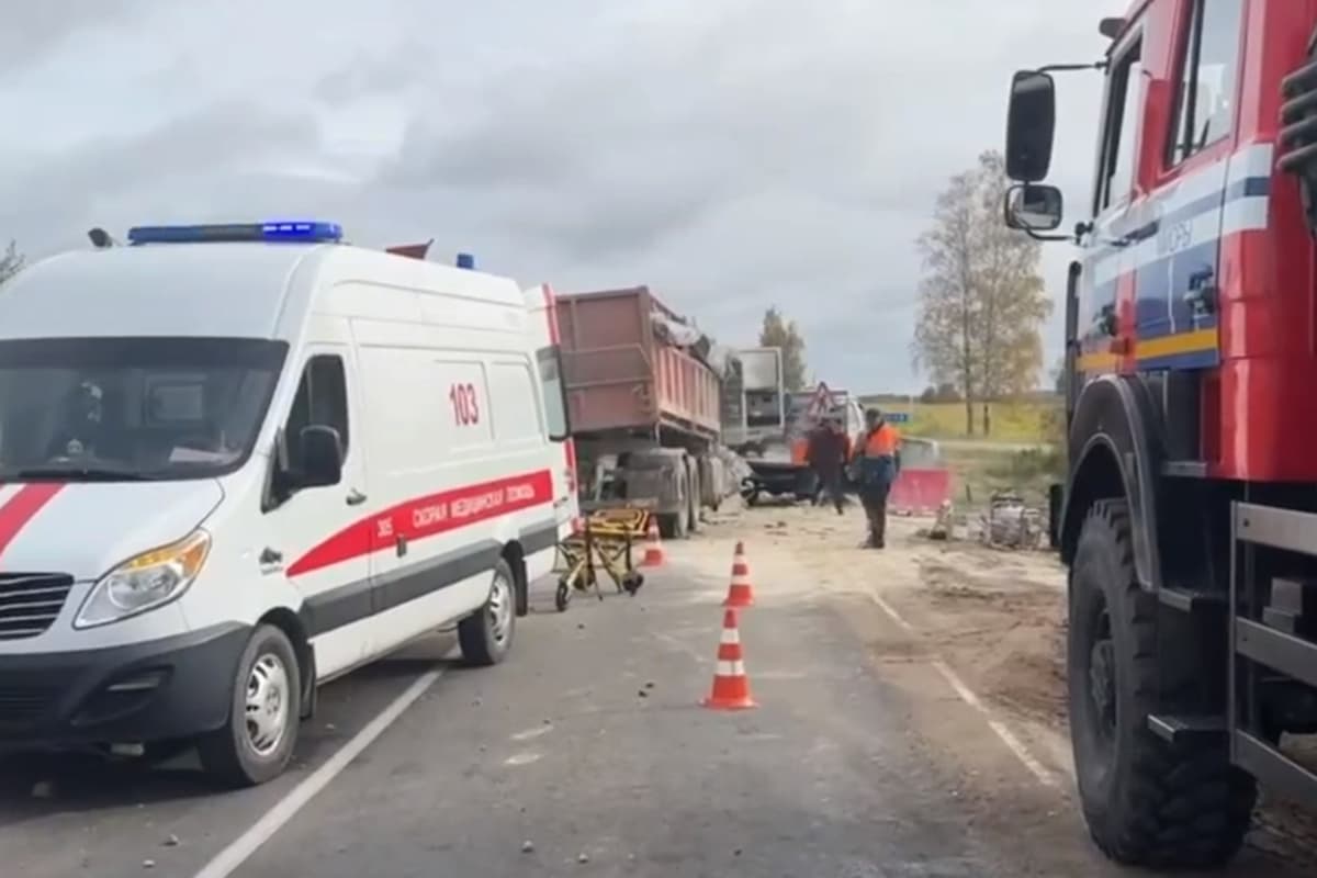 In the Miorsky district, employees of the Ministry of Emergency Situations unblocked the truck driver who got into an accident