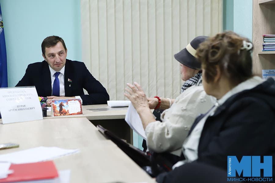 From the installation of the bench to the solution of HSPK issues: Artem Tsuran held a reception of citizens in the Odoevsky district