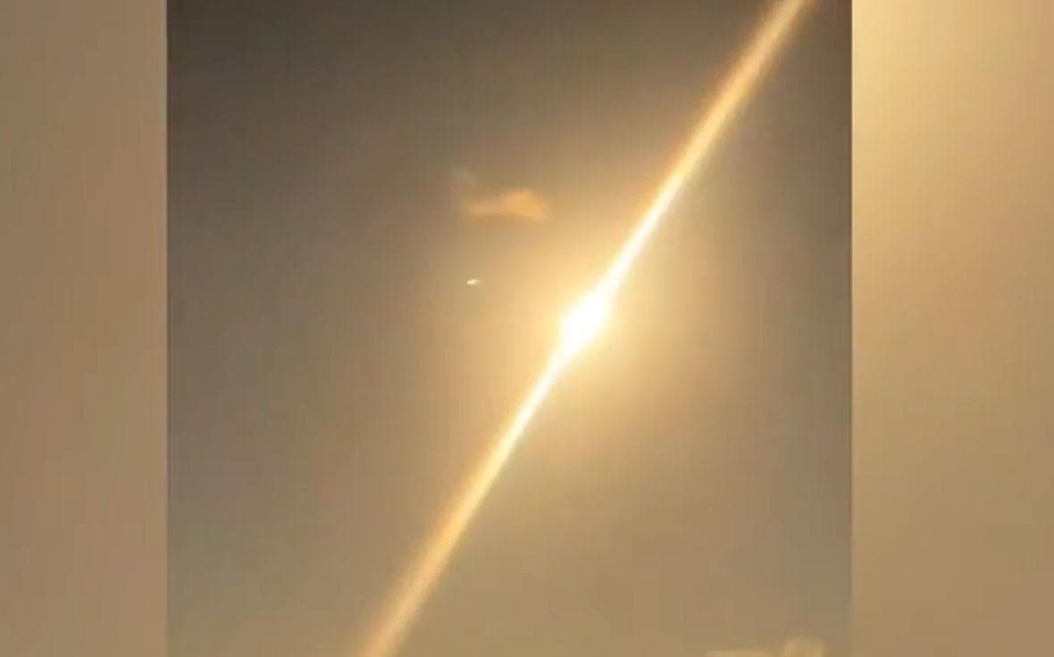 In Libya removed a falling meteorite in the fire. Video