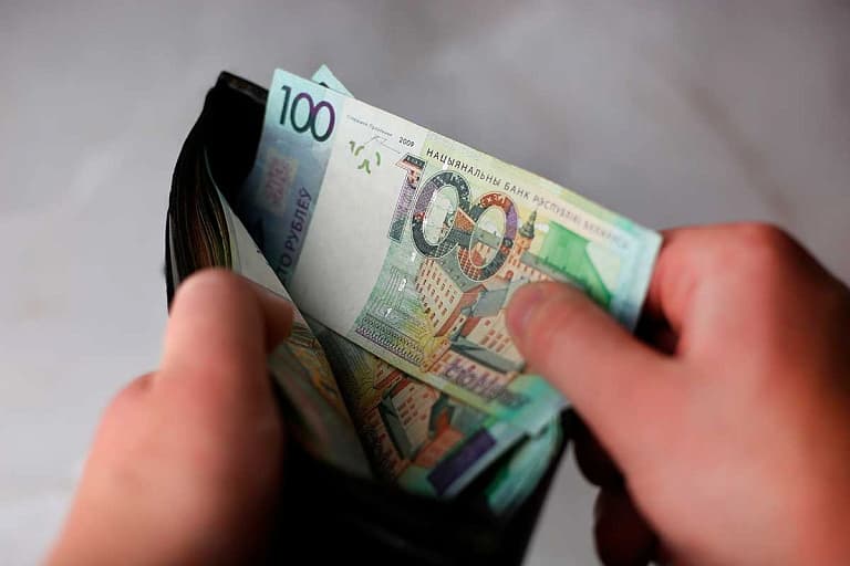 Minchanin a trouvé et pris un portefeuille avec de l'argent, qui a regretté plus tard